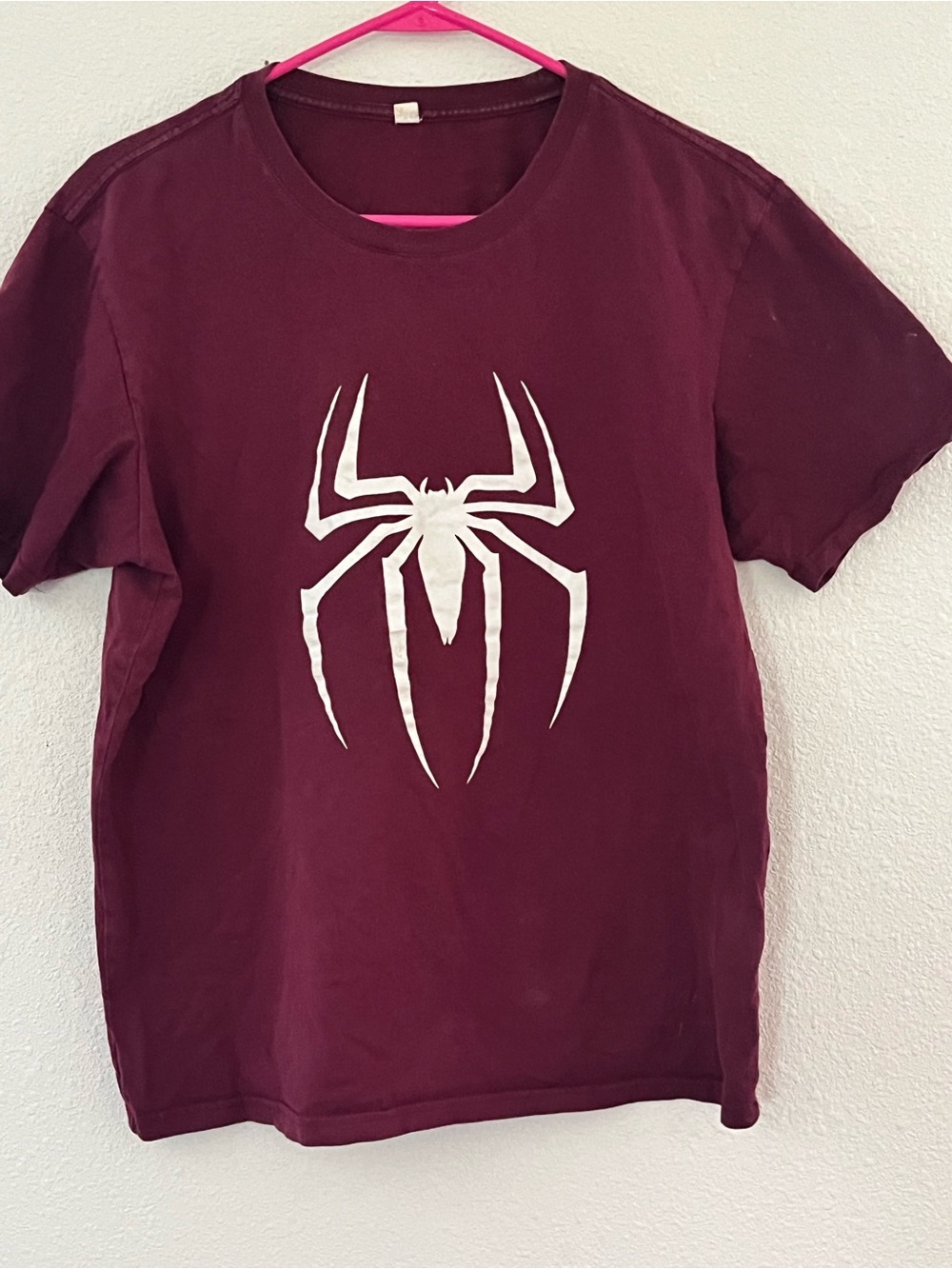 Source Unknown Maroon Tee with White Spider Graphic M